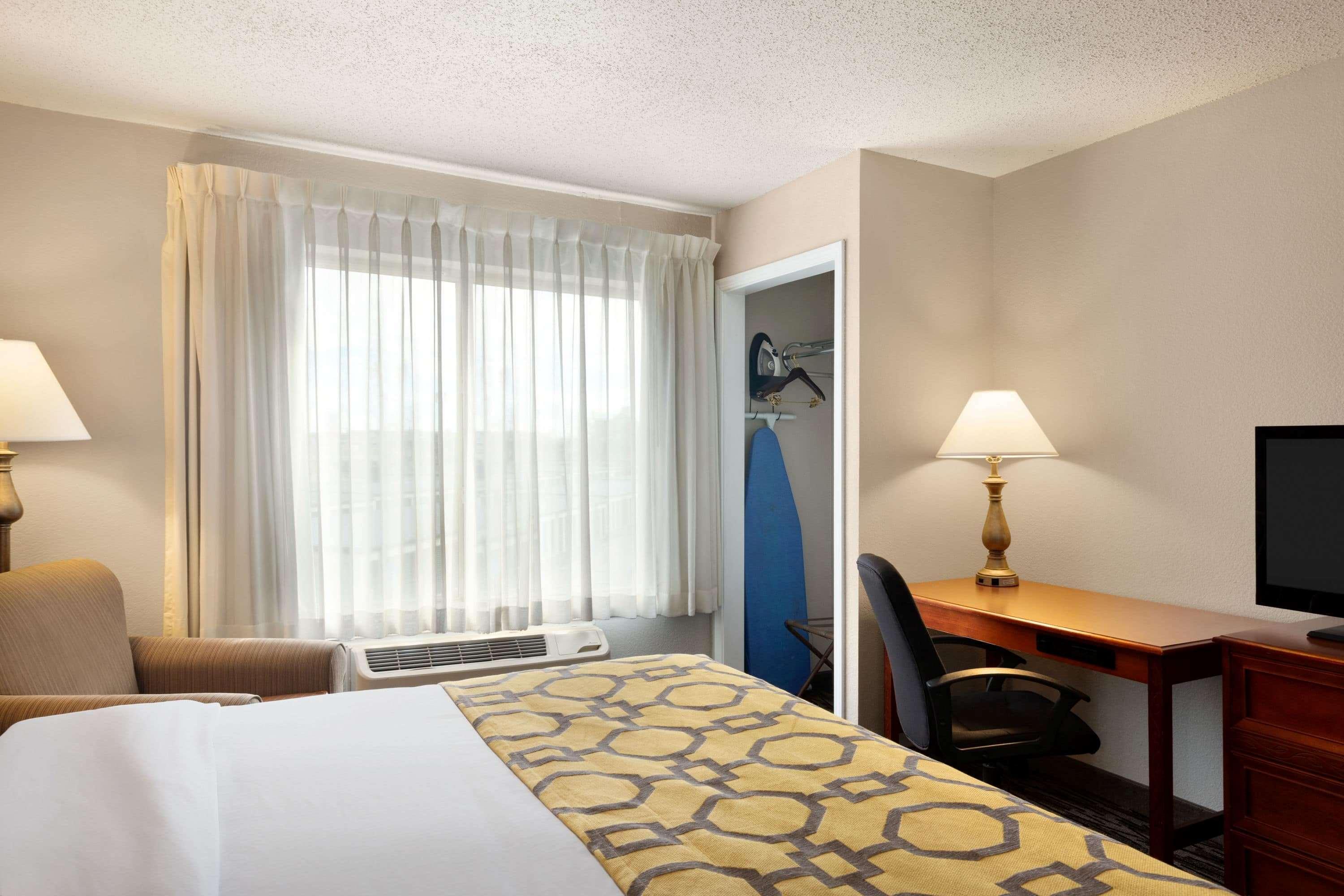 Baymont By Wyndham Springfield I-44 Hotel Exterior foto