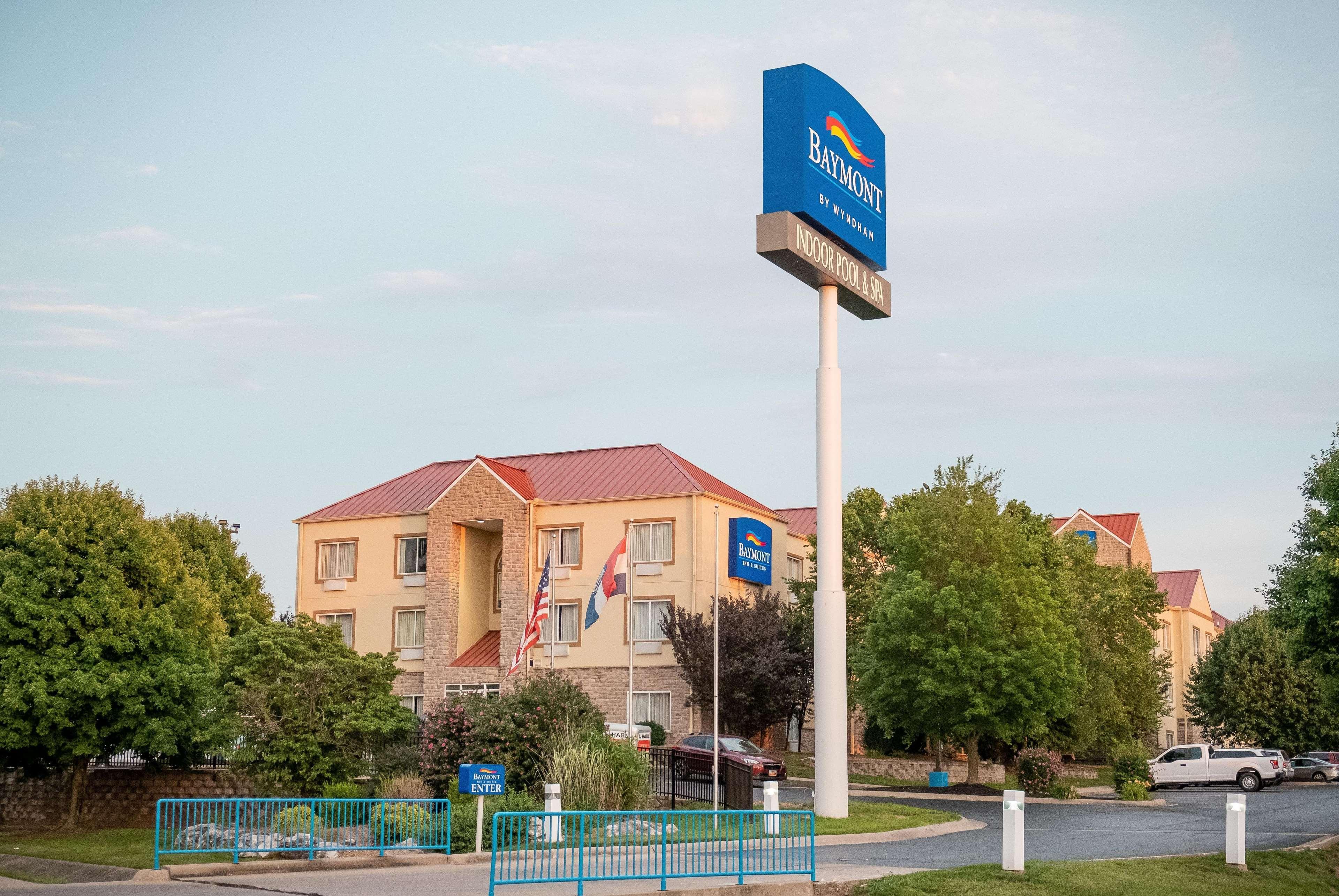 Baymont By Wyndham Springfield I-44 Hotel Exterior foto